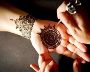 CERTIFICATE IN MEHANDI ARTIST